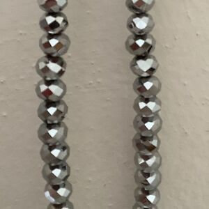 NWOT 𝅺crystal SILVER FACETED BEADS WOMAN HAND MADE NECKLACE​​